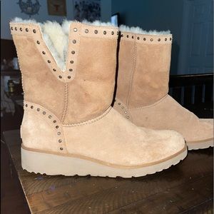 UGGS BOOTS WITH WEDGE